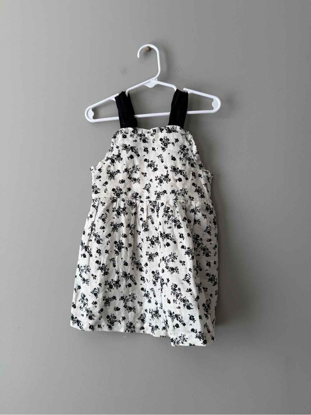 Zara Black and White Floral romper size 4 years girls